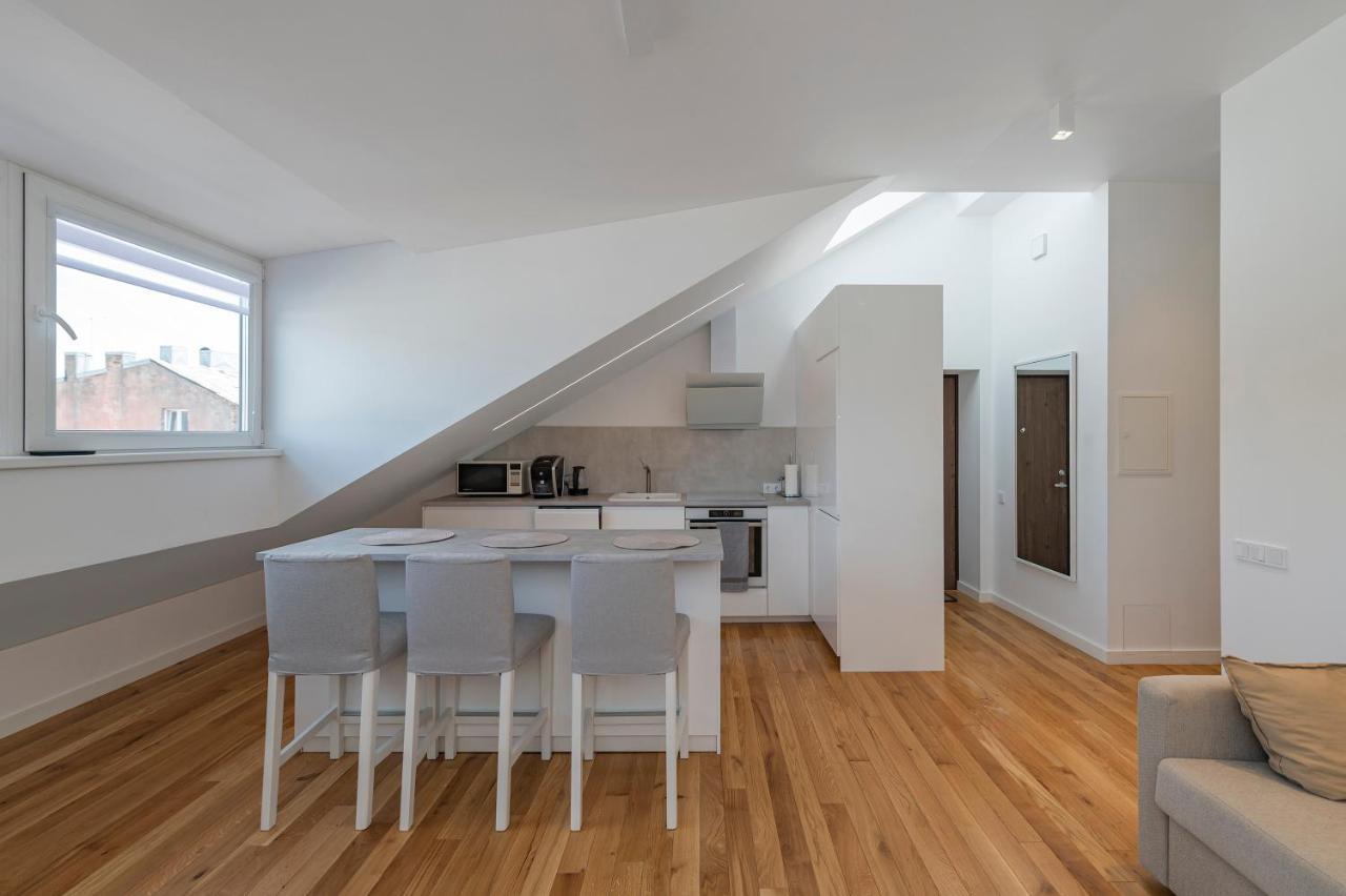 White 1 Bd Old Town Apartment By Hostlovers Kowno Zewnętrze zdjęcie